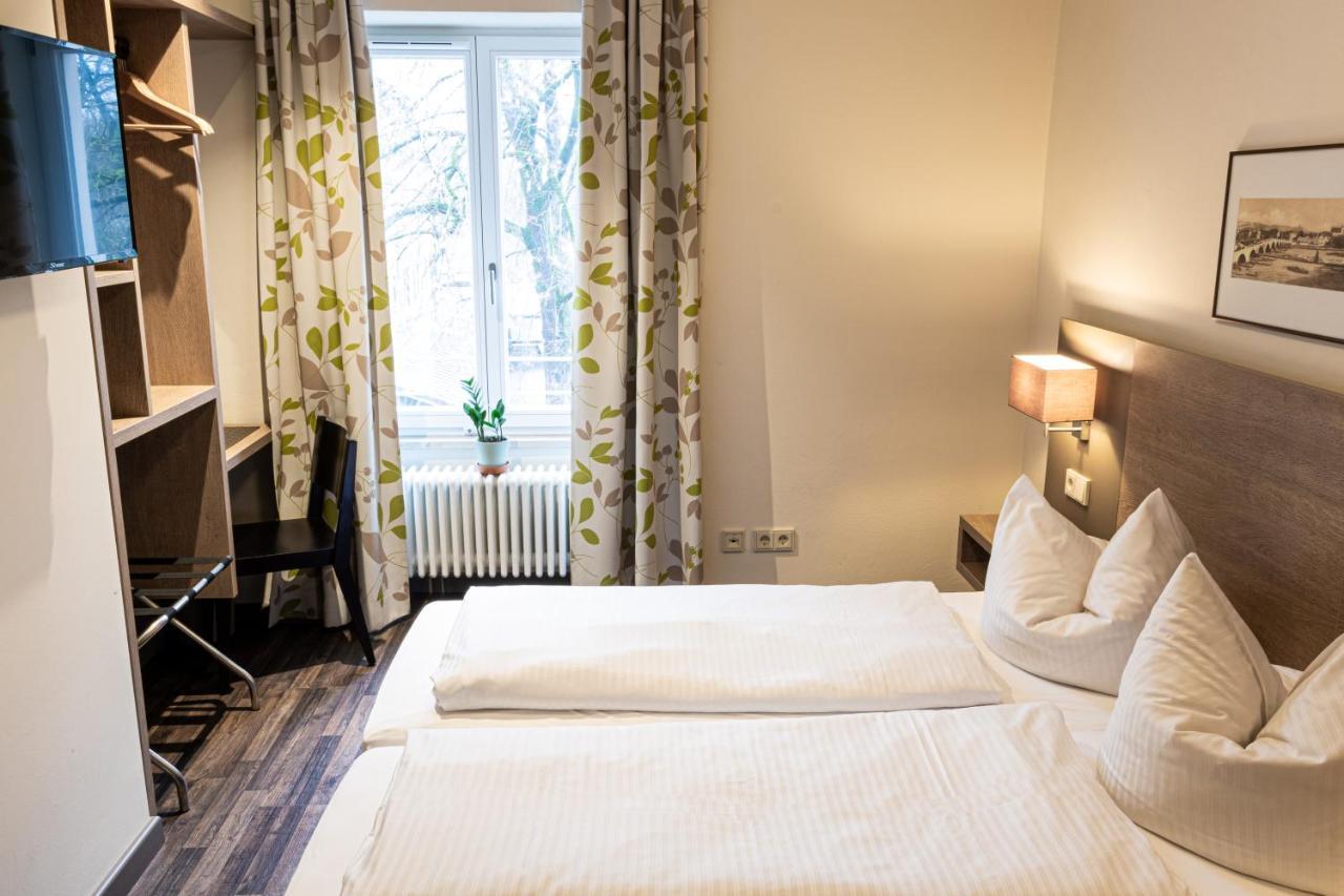 Brauereigaststatte Spitalgarten Regensburg Bagian luar foto